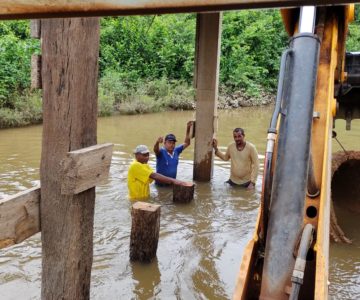 Rolim de Moura: Iniciada recuperação da ponte do travessão das linhas 192 e 196