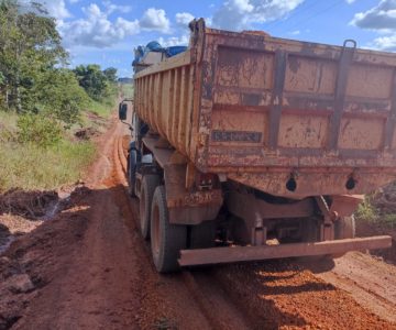 Secretaria de Obras de Rolim de Moura recupera linha 172 norte