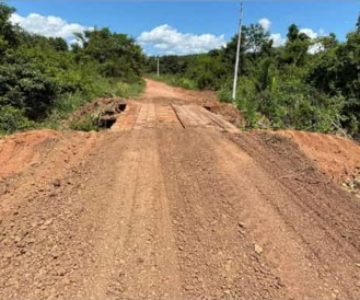 Reconstruída a ponte da linha 200 lado Sul em Rolim de Moura. Prefeito Aldo Júlio destaca parceria com governo do estado e deputado Jean de Oliveira