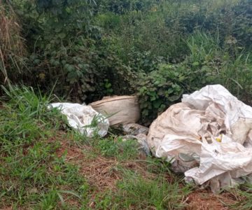 Sanerom recebe denúncia e constata descarte irregular de lixo na zona rural de Rolim de Moura
