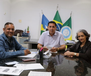 Prefeito Aldo Júlio recebe equipe do SINE de Rolim de Moura