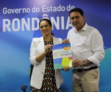 Prefeito Aldo Júlio assina adesão de Rolim de Moura ao programa  “Criança Protegida”