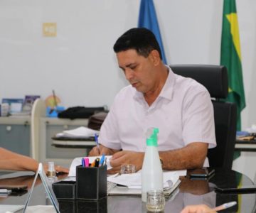 Valorização: Prefeito Aldo Júlio assina decreto que garante piso nacional salarial aos Agentes Comunitários de Saúde e de Endemias em Rolim de Moura