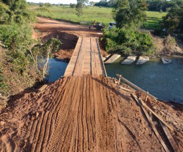 Prefeitura de Rolim de Moura conclui reconstrução da ponte na linha 196