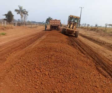 SEMOSP realiza conjunto de obras para readequação de pista na linha 176 norte