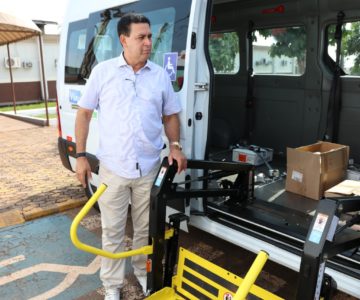 Pacientes do Centro Especializado em Reabilitação de Rolim de Moura terão Van exclusiva para transporte