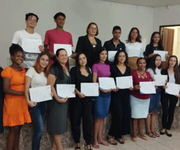 SEMAS e Senac entregam certificados do Curso de Assistente Administrativo em Rolim de Moura