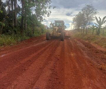 SEMOSP realiza manutenção na linha 204 sul, em Rolim de Moura