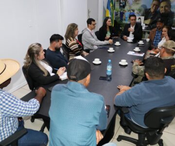 Reunião no gabinete da prefeitura discute implantação do projeto “ Cidades Inteligentes” em Rolim de Moura