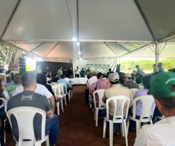 Rolim de Moura sediou lançamento da colheita do café em evento solene na zona rural