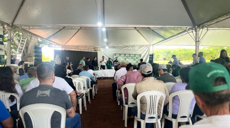 Rolim de Moura sediou lançamento da colheita do café em evento solene na zona rural