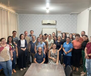 Rolim de Moura realiza reunião com secretários escolares para alinhamento do Censo Escolar 2025