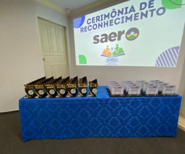 Rolim de Moura realiza cerimônia de premiação do SAERO 2024 e reconhece destaques da educação