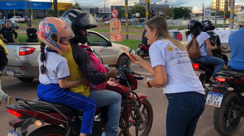 Maio Laranja mobiliza rede de proteção em ação de conscientização no centro de Rolim de Moura