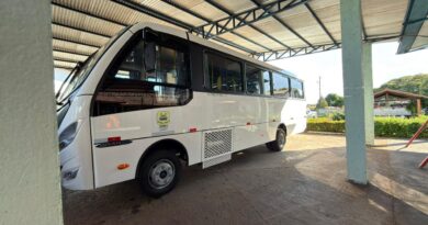 Novo micro-ônibus reforça atendimento do Centro Educacional de Rolim de Moura