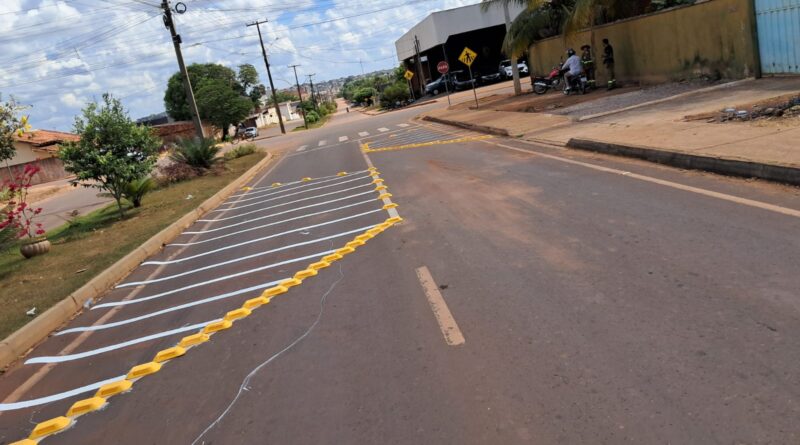 Comtran instala dispositivo para reduzir acidentes em cruzamento da Avenida Fortaleza com Rua Esperantina