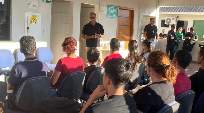 Comtran promove palestras para formar condutores mais conscientes e seguros
