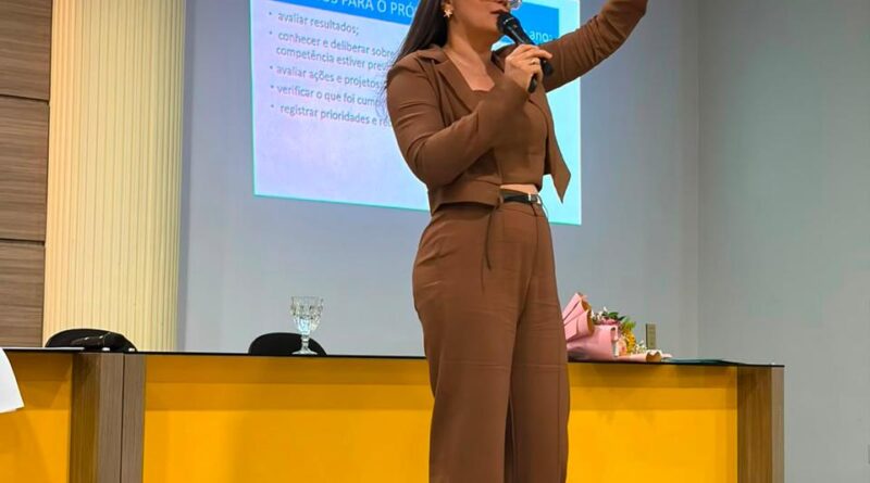 Rolim de Moura fortalece atuação dos Conselhos Escolares com encontro promovido pela SEMED