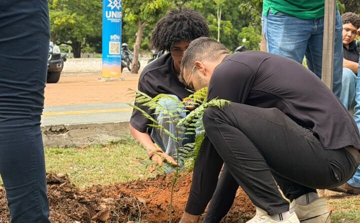Dia da Árvore: SEMMADU e UNIR unem conhecimento e ação para fortalecer a preservação ambiental em Rolim de Moura