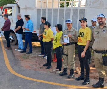 Rolim de Moura realiza ato cívico pelo Dia Nacional do Trânsito